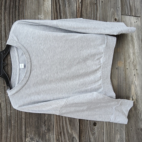 Old Navy Actice crop grey sweatshirt - Picture 1 of 5